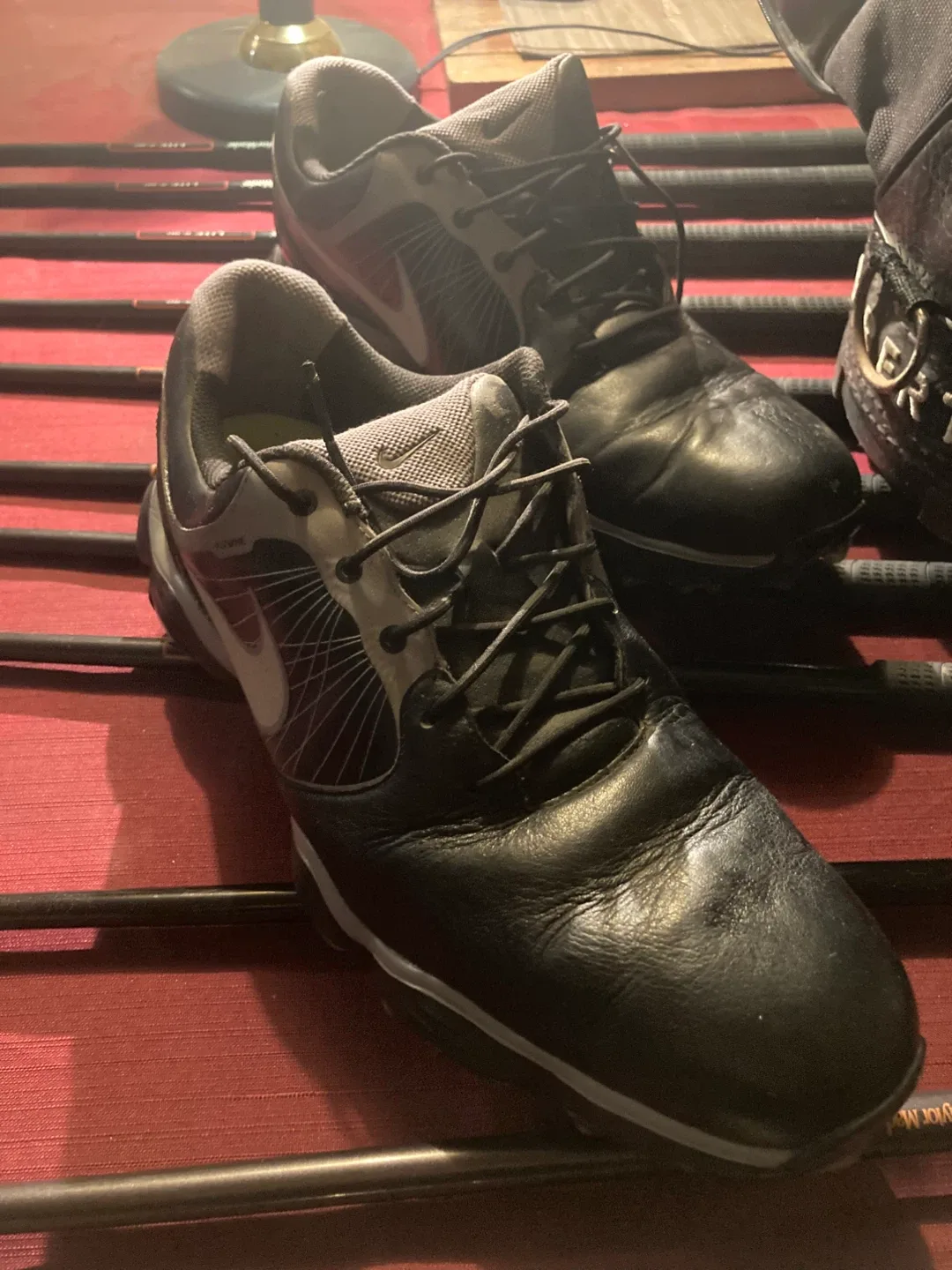 Callaway Golf Bag & Assorted Golf Clubs image indicator(8)