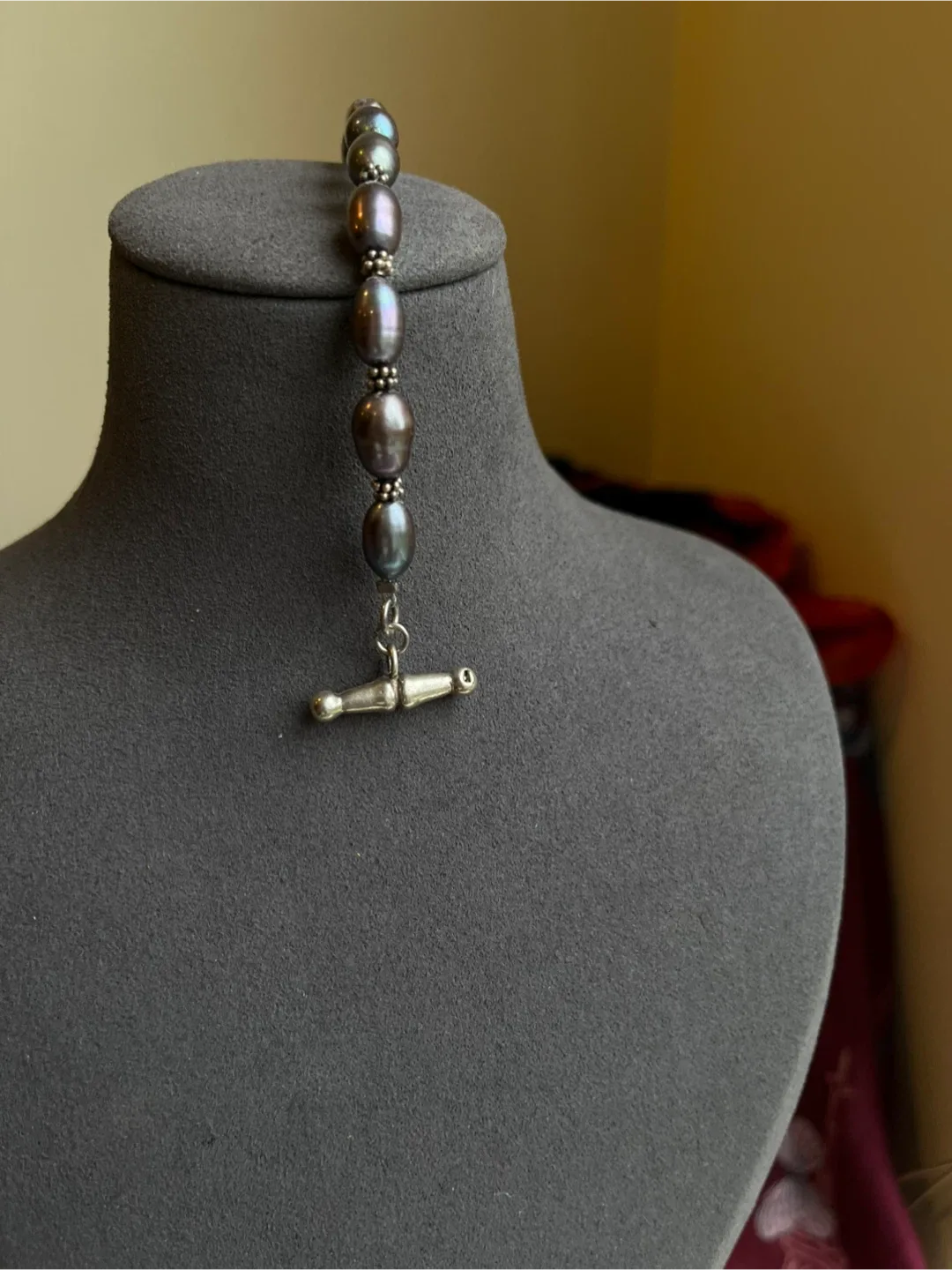 Sterling Silver and genuine pearl toggle clasp bracelet. image indicator(4)