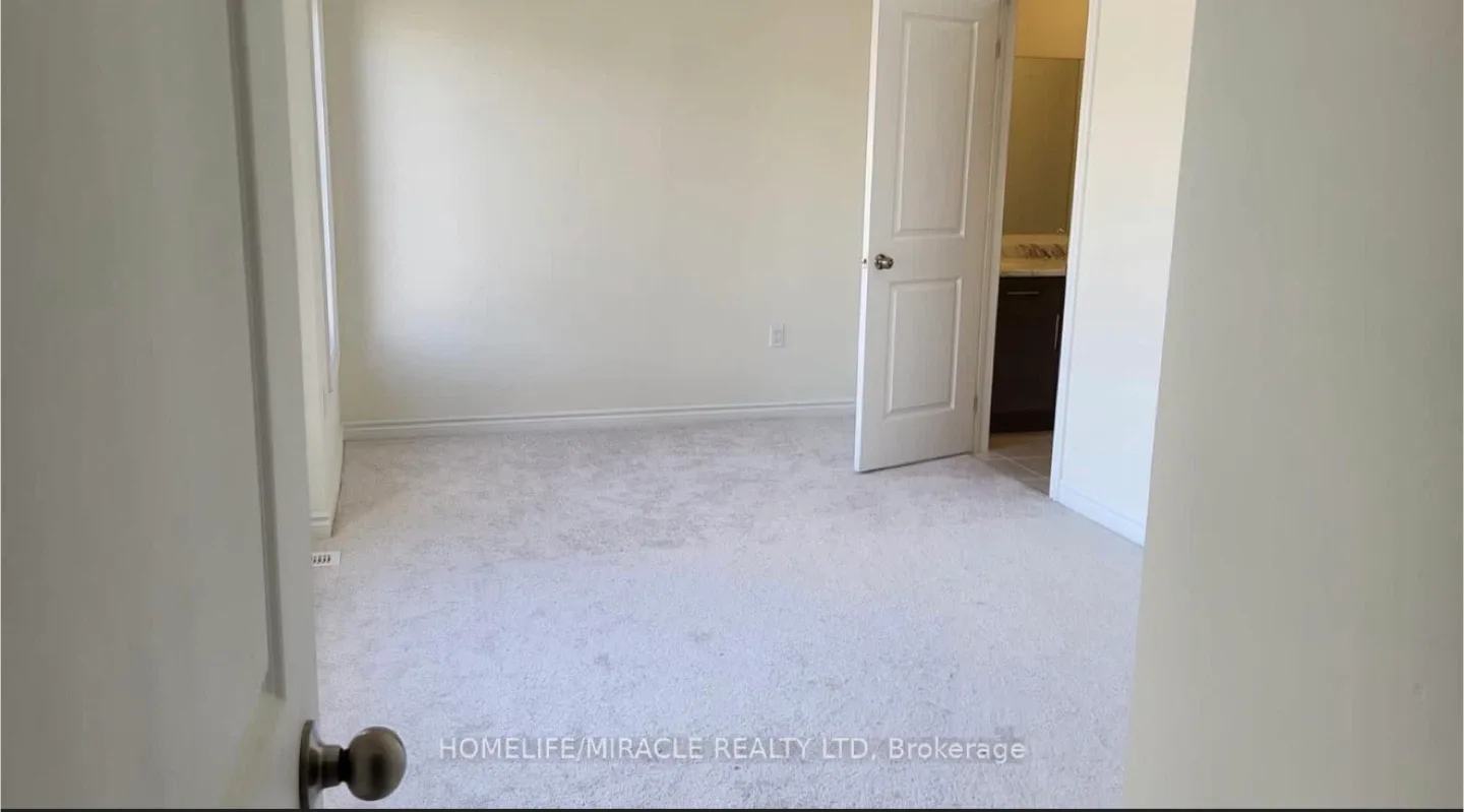 Room available for girls image indicator(3)