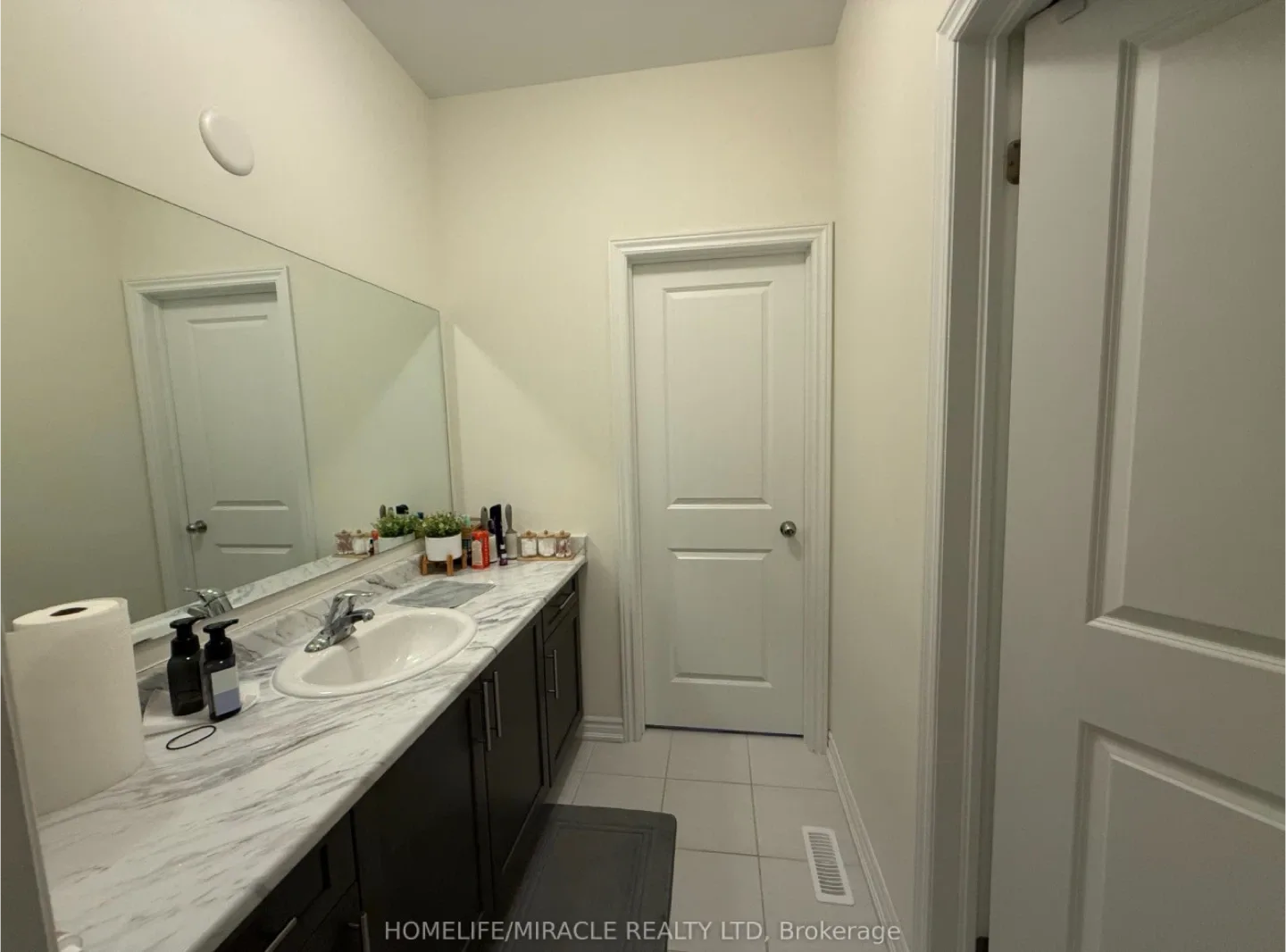 Room available for girls image indicator(2)