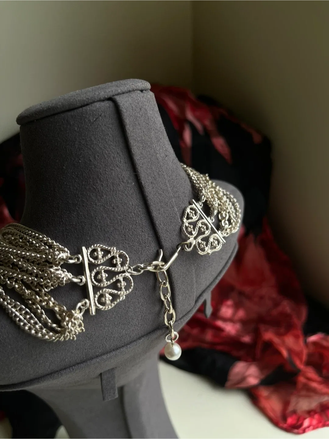 Layered multi-strand chunky silver Pearl Chain Necklace image indicator(3)