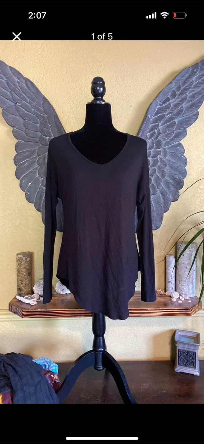 V-neck Long-Sleeve Shirt