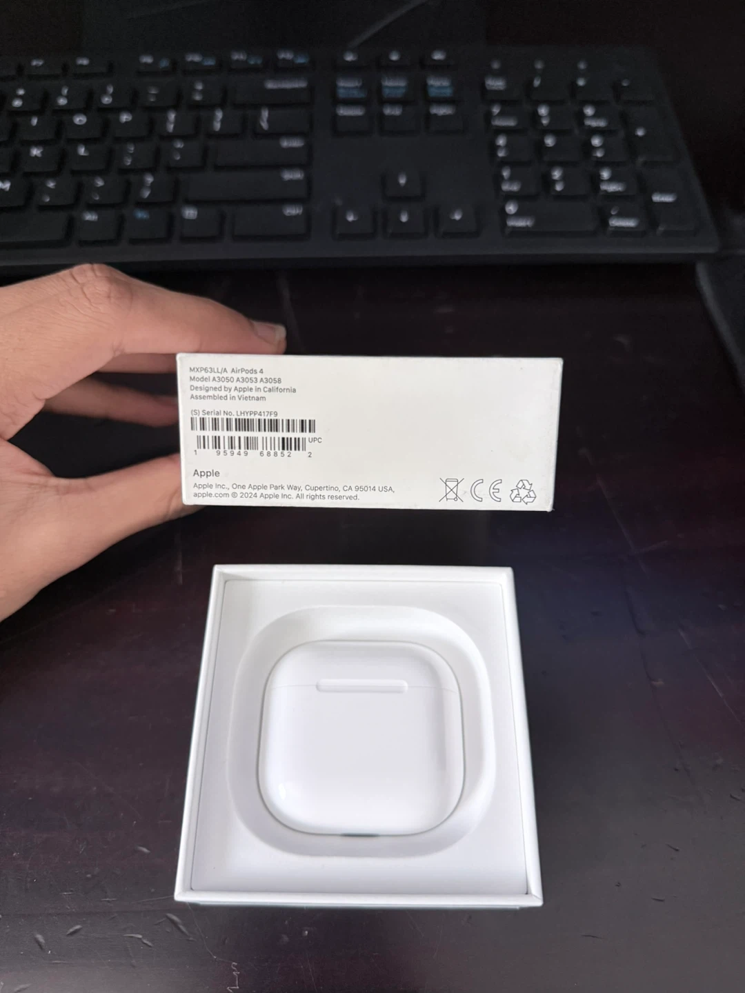 Apple AirPods 4 - photo 4