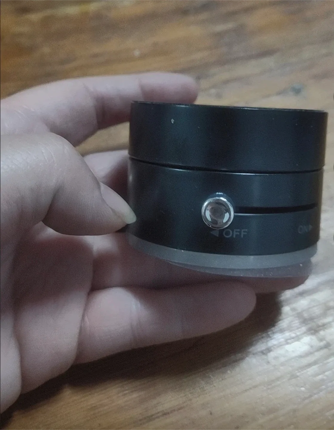 Vacuum Suction Phone Holder - Innovative Design