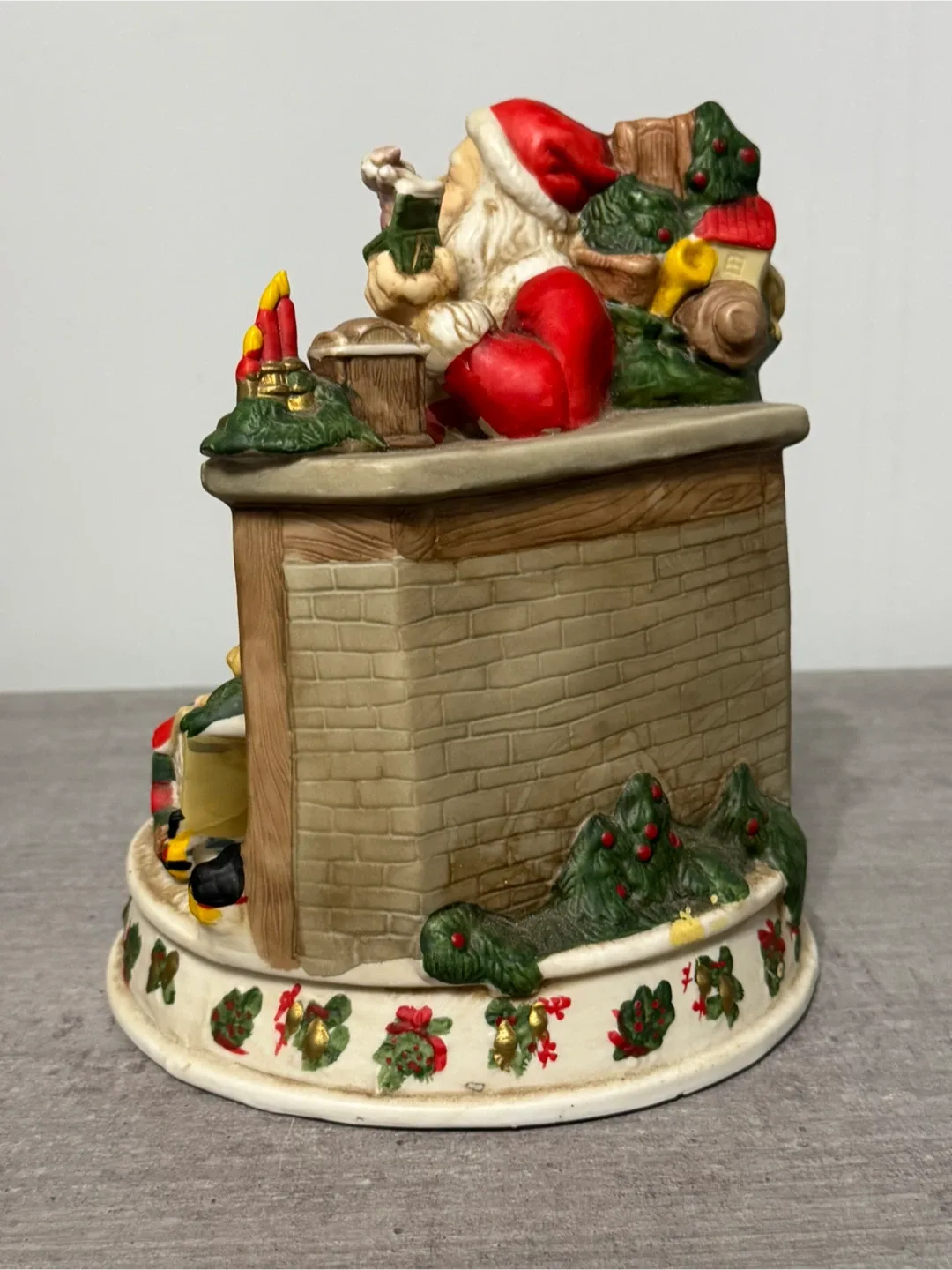 Christmas Classic Santa Claus Porcelain Collectible image indicator(3)