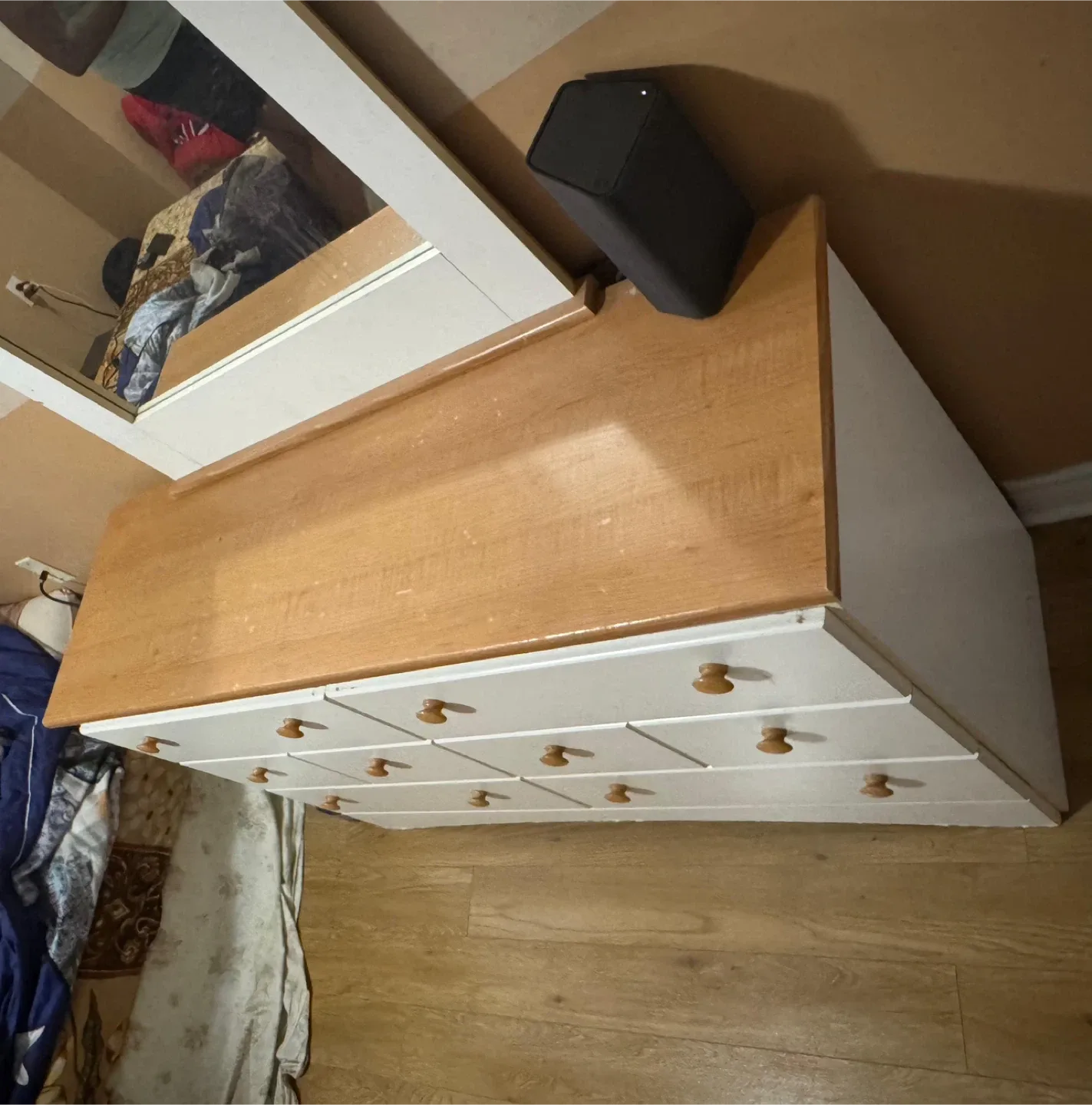 Dressing Table With Large Mirror – Great Condition image indicator(3)