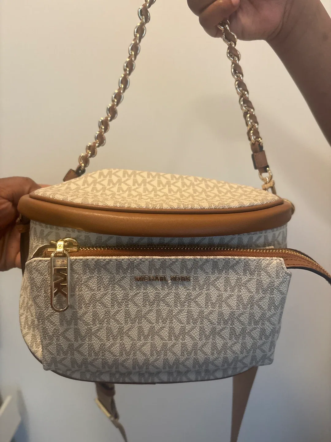 Michael Kors Belt Bag image indicator(3)