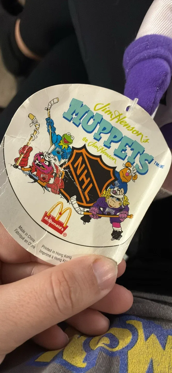 Miss Piggy Muppets NHL Hockey Doll image indicator(4)