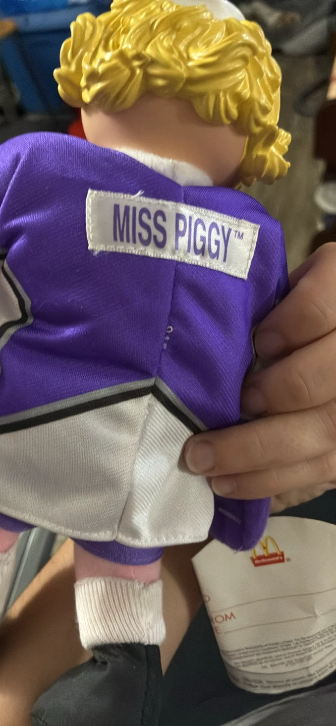 Miss Piggy Muppets NHL Hockey Doll - photo 3