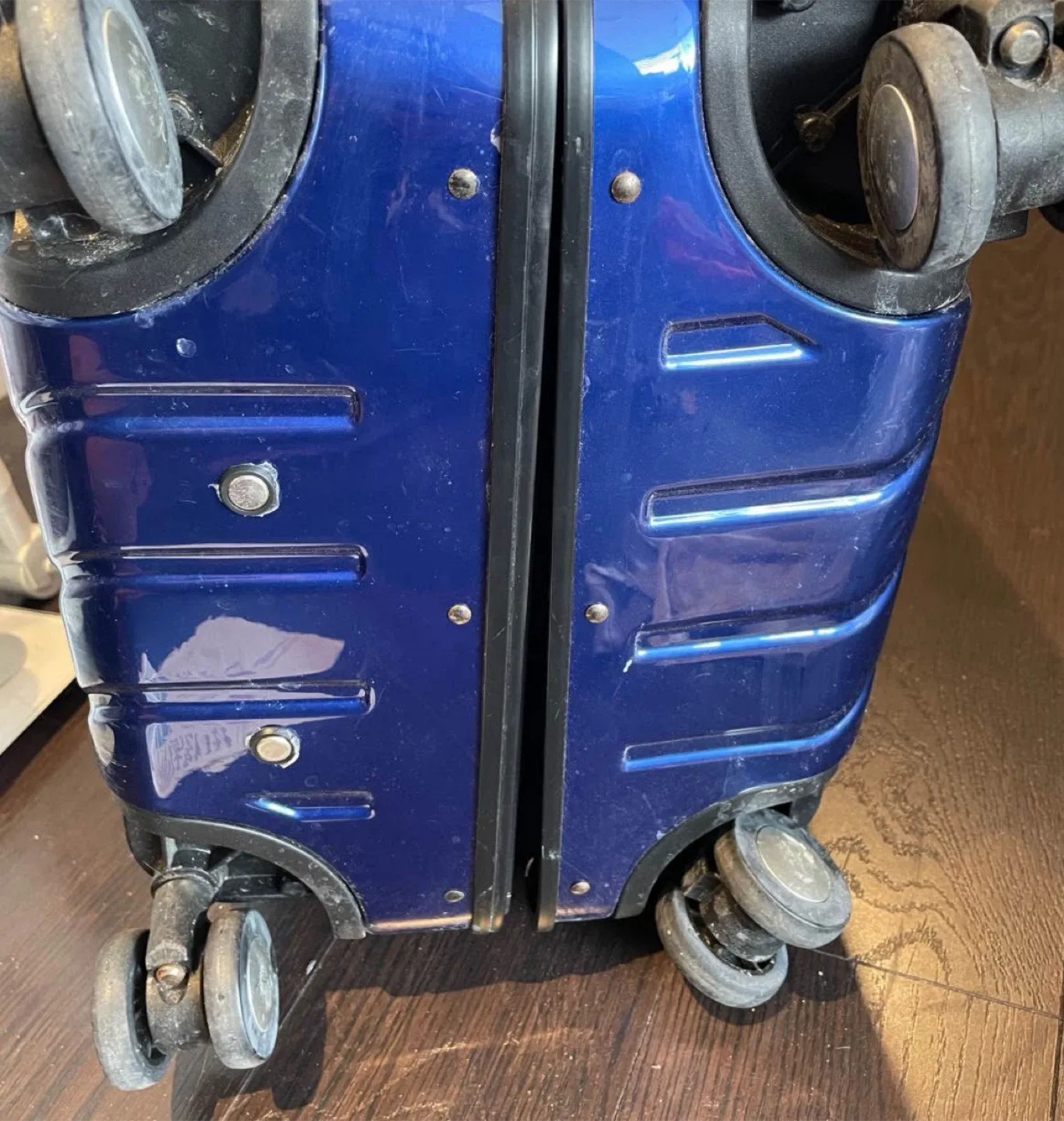 20" American Tourister Cabin Hardside Luggage image indicator(3)