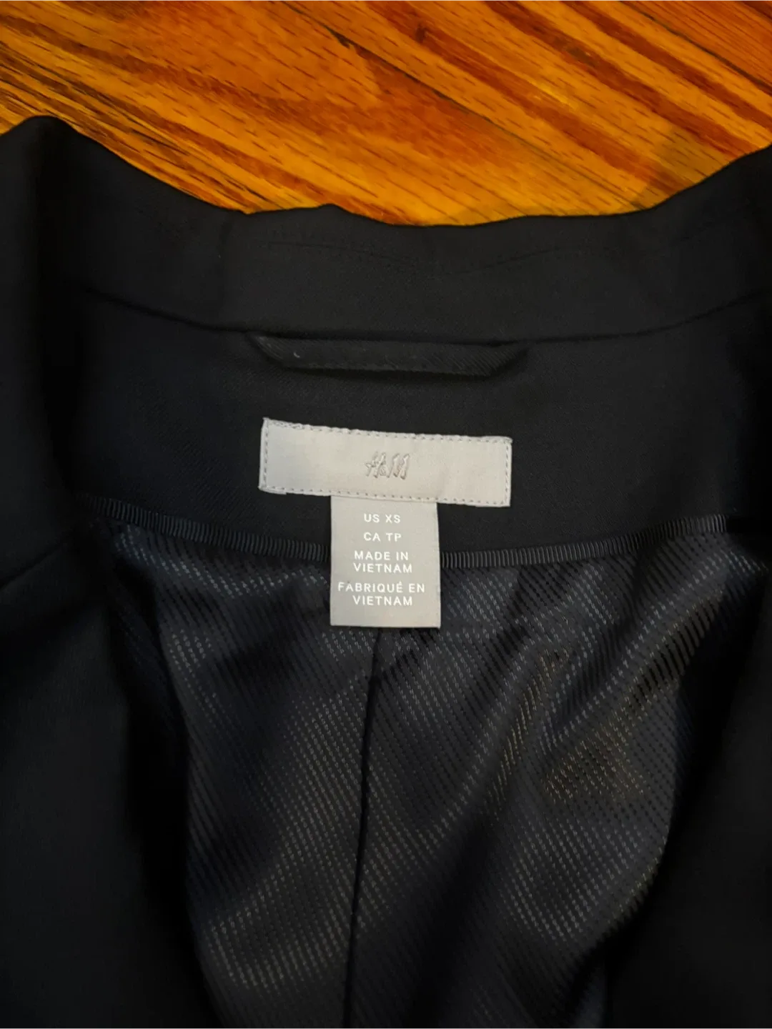 H&M Black Blazer - Size XS image indicator(3)