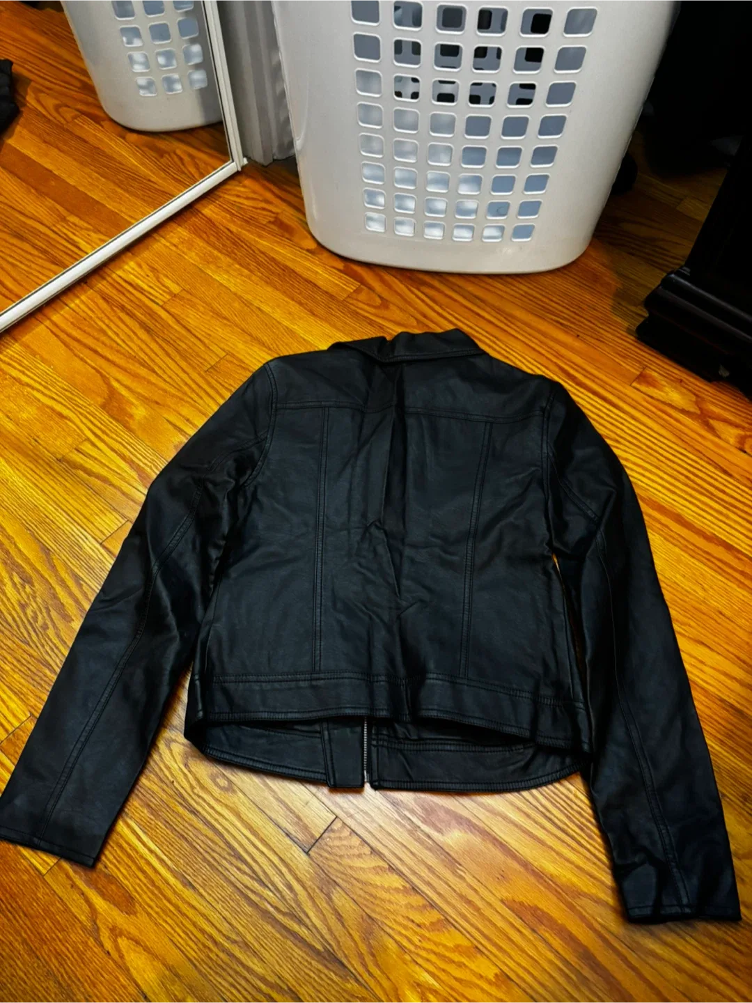 Old Navy Black Faux Leather Jacket - Size M image indicator(3)