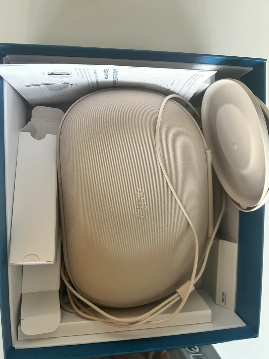 Eufy Wearable Breast Pump S1 Pro - Like New! image indicator(2)