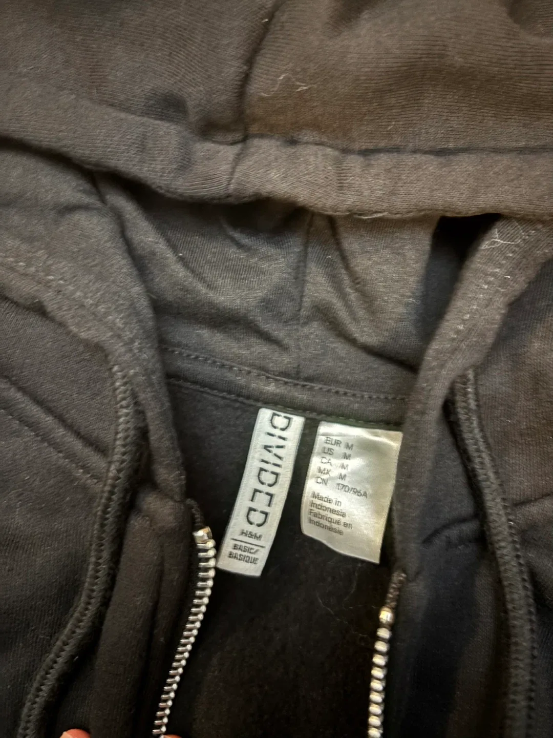 H&M Black Cropped Zip-Up Hoodie - Size M image indicator(3)