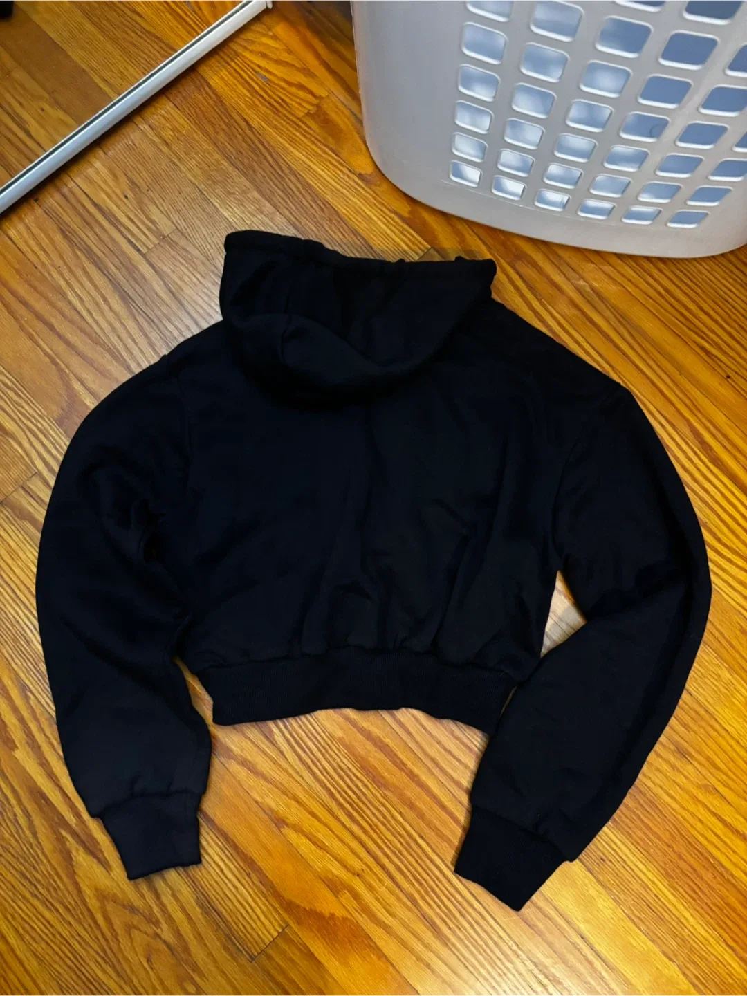 H&M Black Cropped Zip-Up Hoodie - Size M image indicator(2)