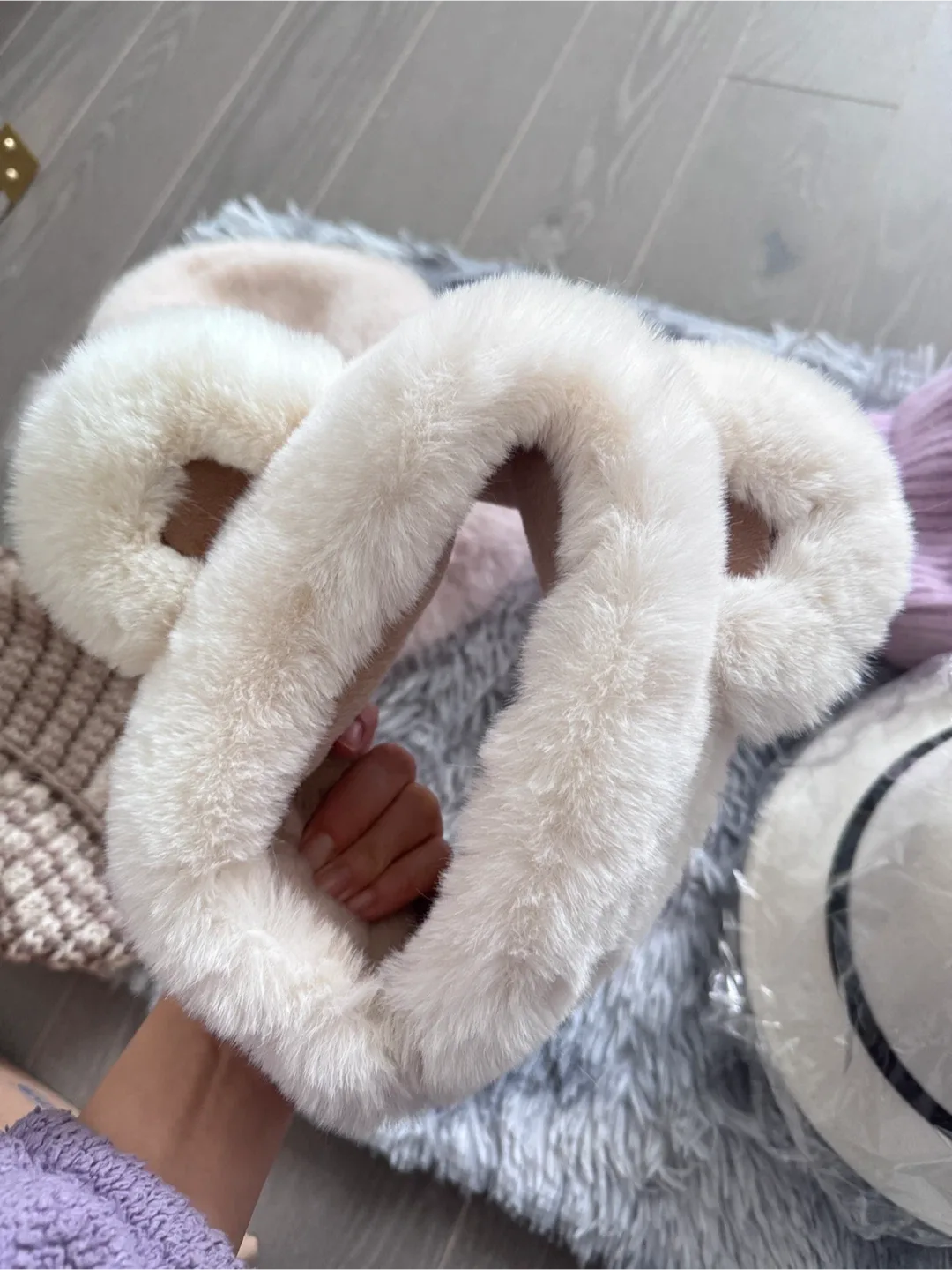 Bear Ear Muffs - Cozy Winter Accessory image indicator(4)