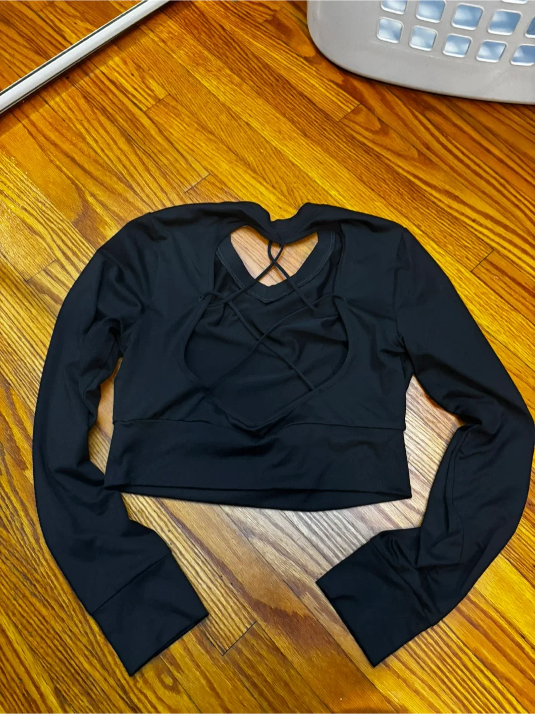 Gymshark Black Long Sleeve Crop Top - Size Small image indicator(2)