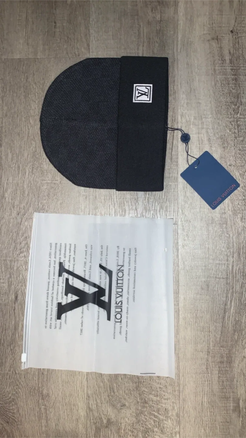 Louis Vuitton Beanie image indicator(4)