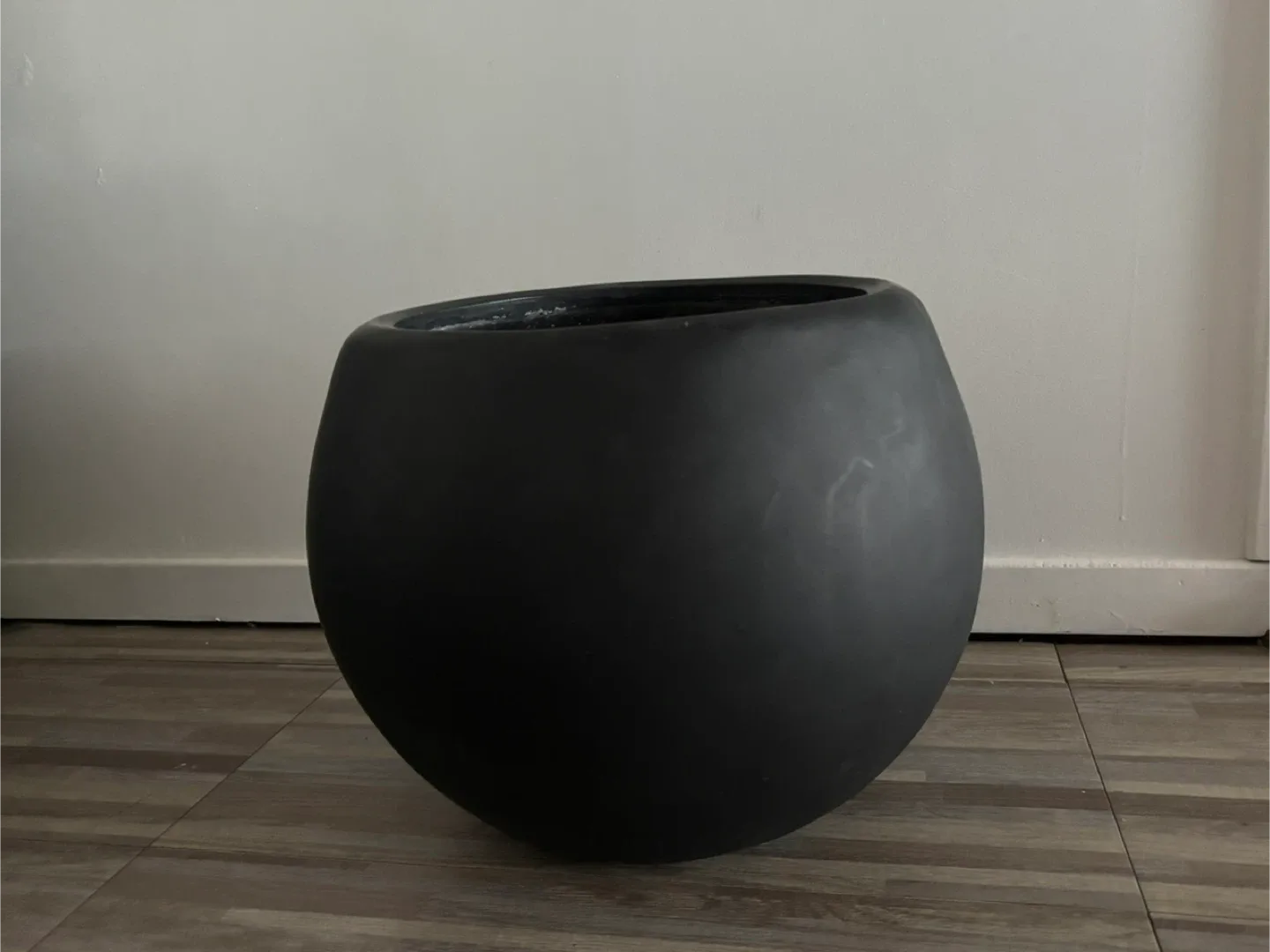 Outdoor/Indoor Concrete Planter, Black