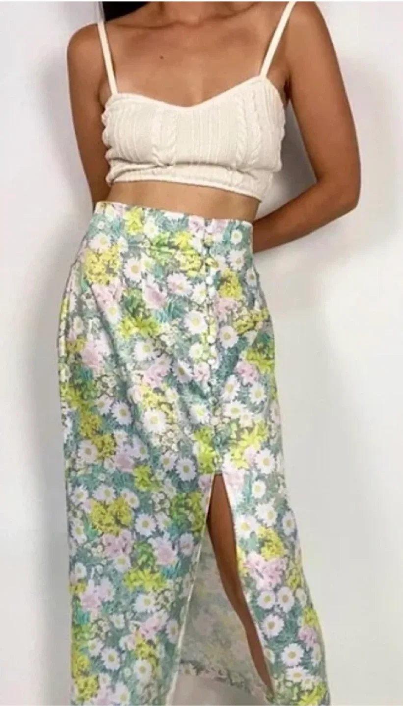 Zara Floral Print Midi Skirt - Size M image indicator(2)