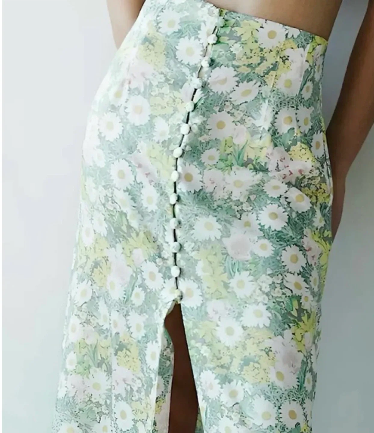 Zara Floral Print Midi Skirt - Size M image indicator(3)