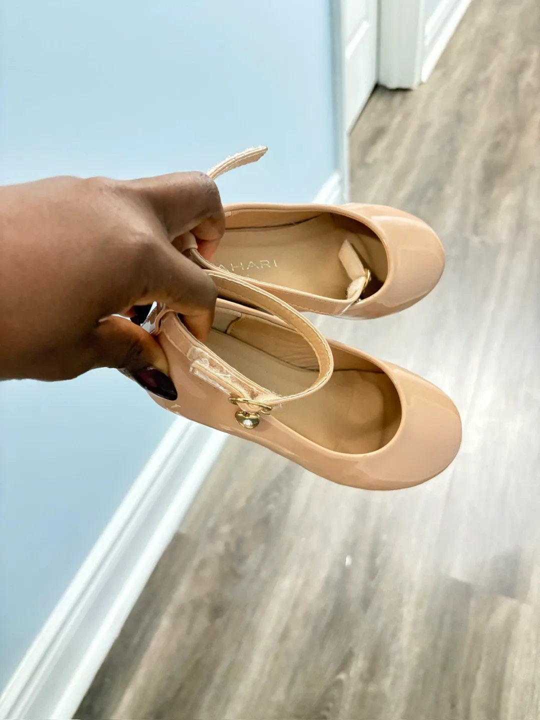 Girls’ Shoes - Size 11 image indicator(3)