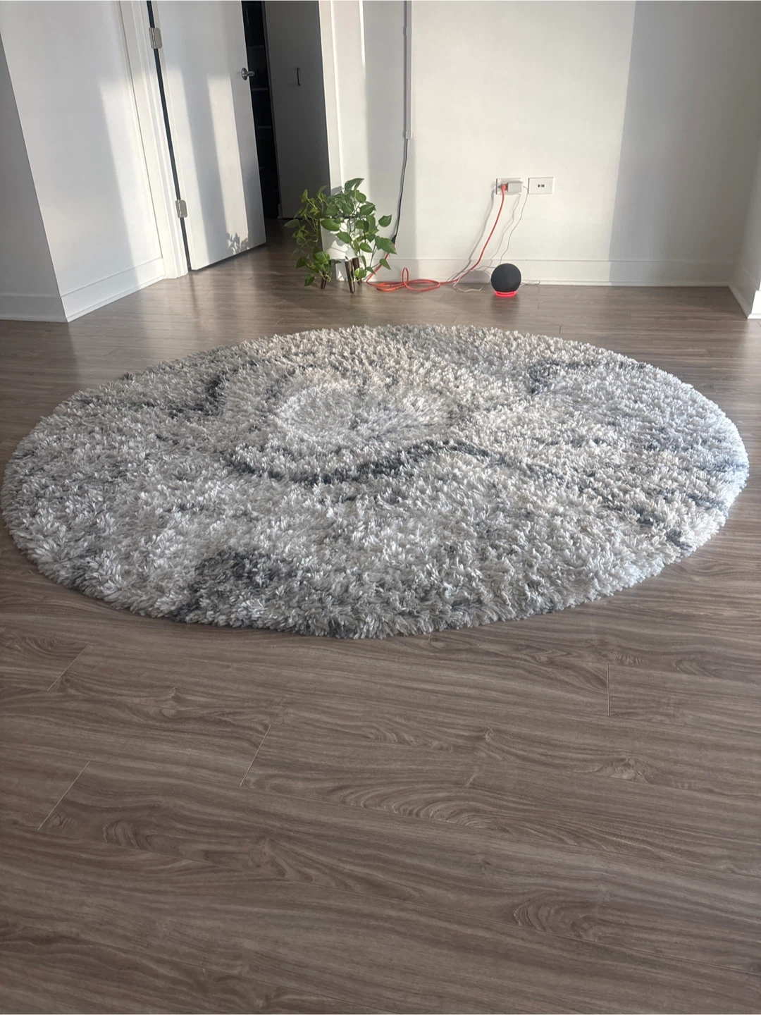 Round Shag Rug - White/Gray - photo 2