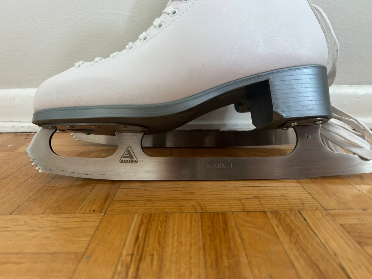 Jackson White Figure Skates - Size 10 image indicator(4)