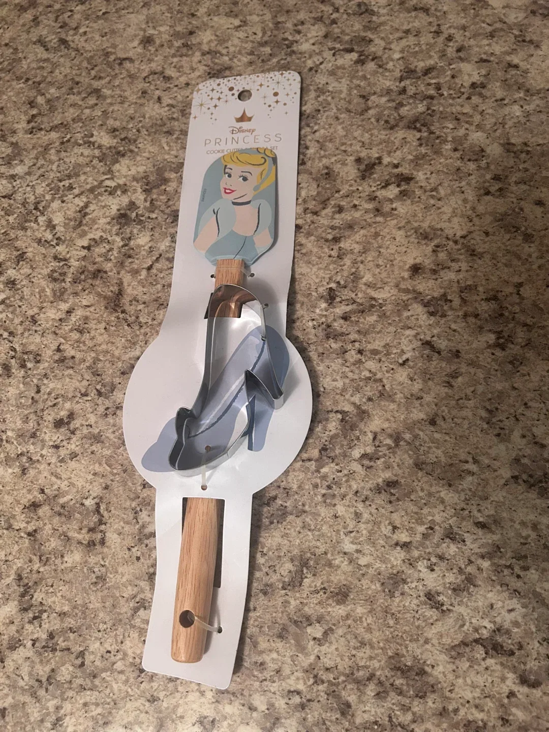 ❄️NEW Disney Spatula + Cookie Cutter Sets
