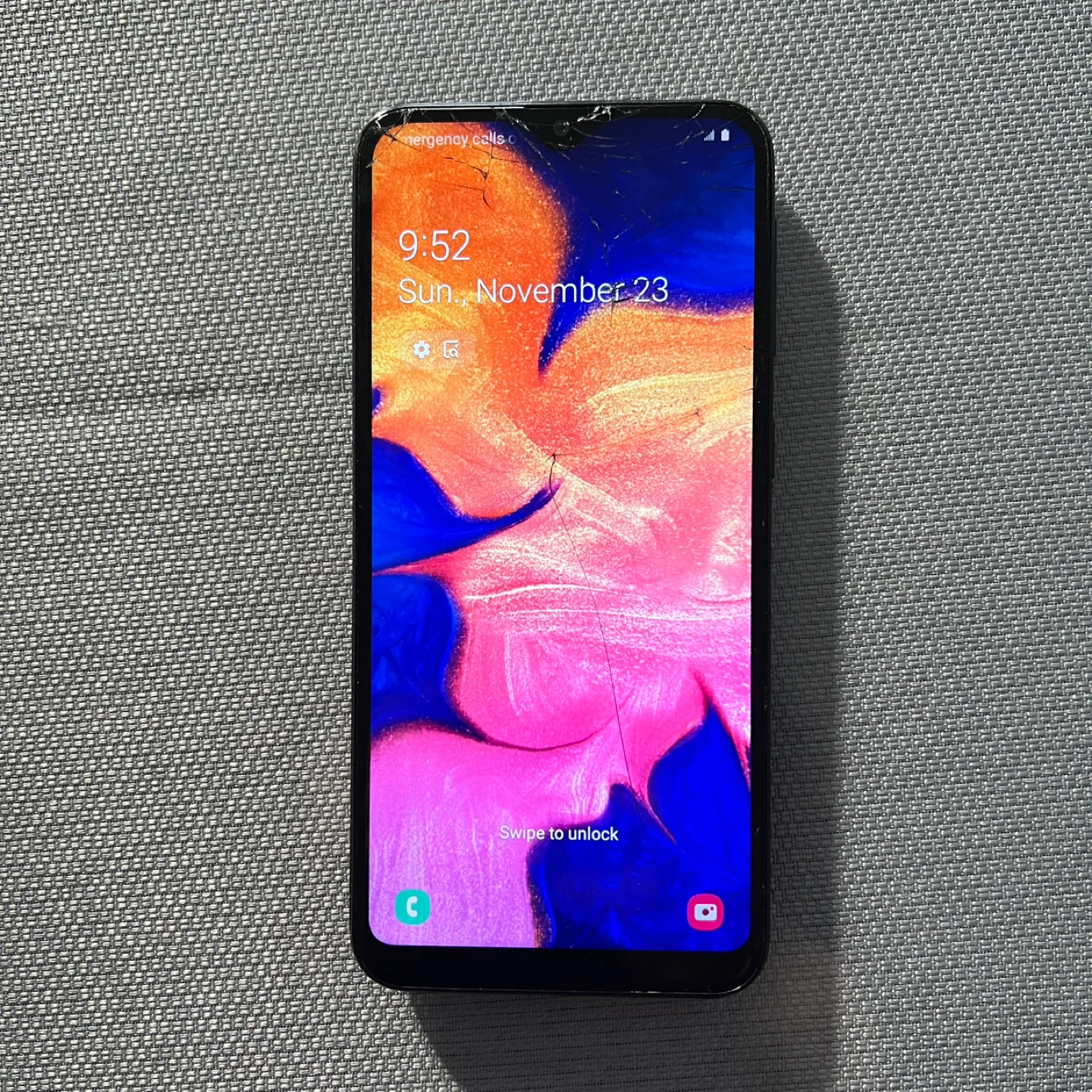 Samsung Galaxy A10e - Cracked Screen