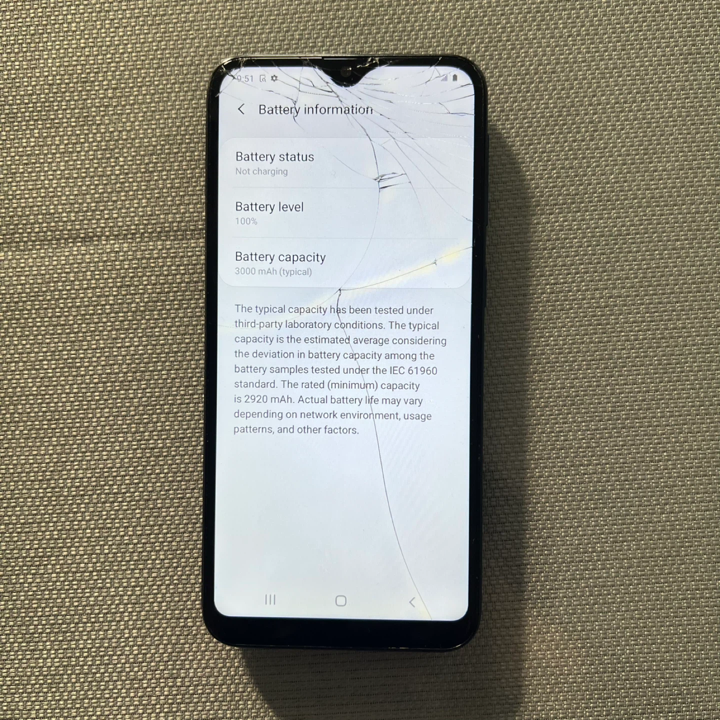 Samsung Galaxy A10e - Cracked Screen - photo 4