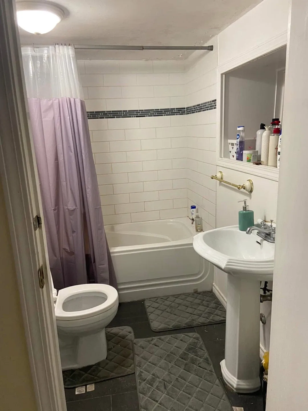 Private Room for Rent. Female Only image indicator(5)