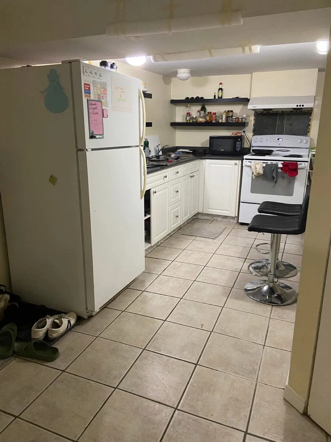 Private Room for Rent. Female Only image indicator(4)