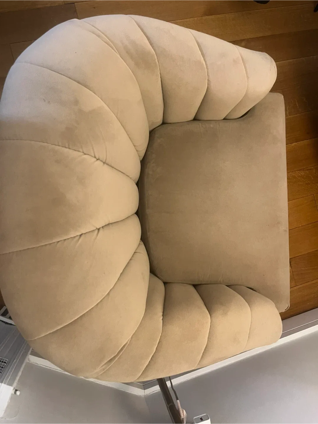 Beige Accent swivel Chair image indicator(2)