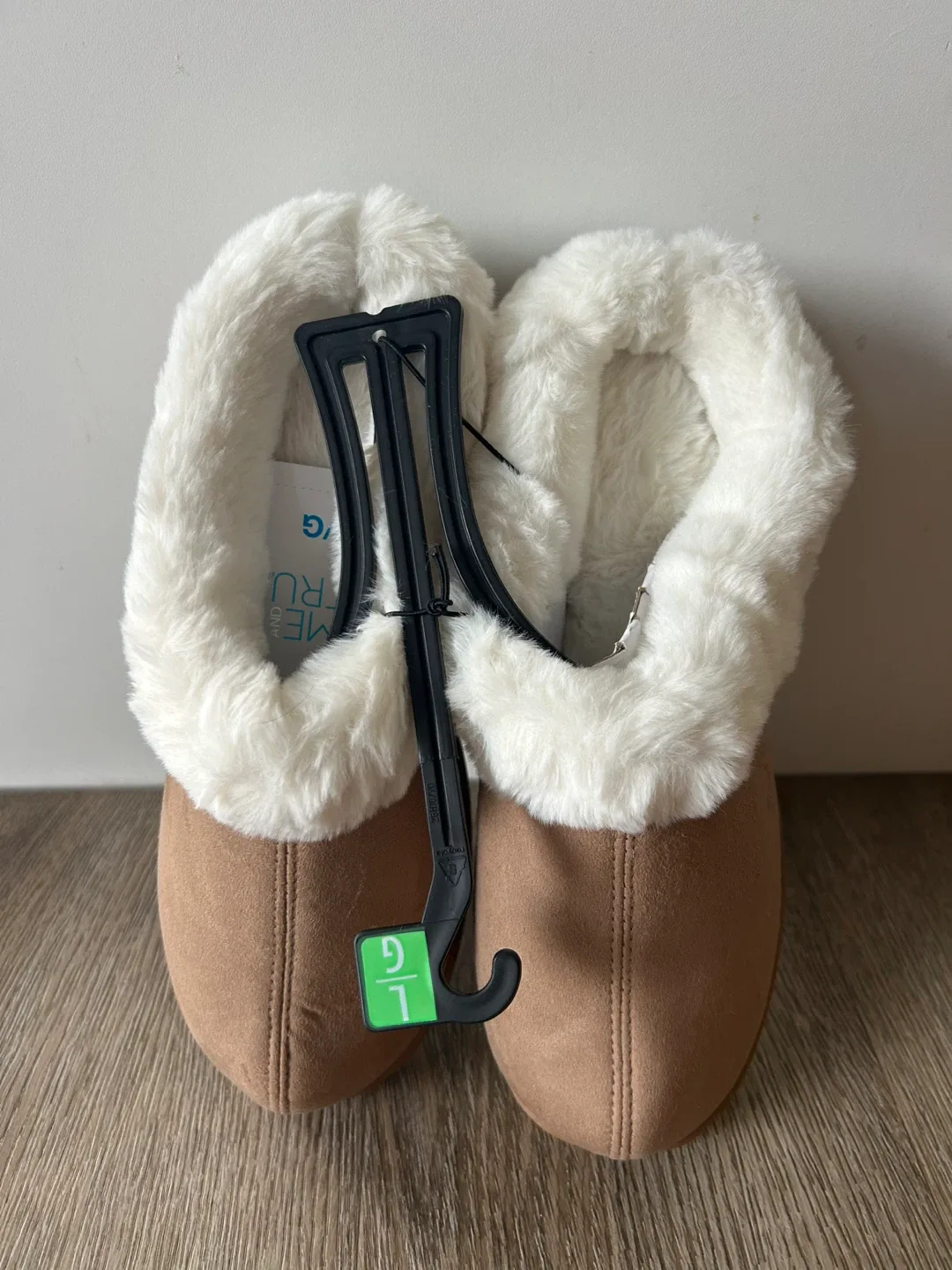 Time and Tru Women's Clogs slipper Sizes L 9/10