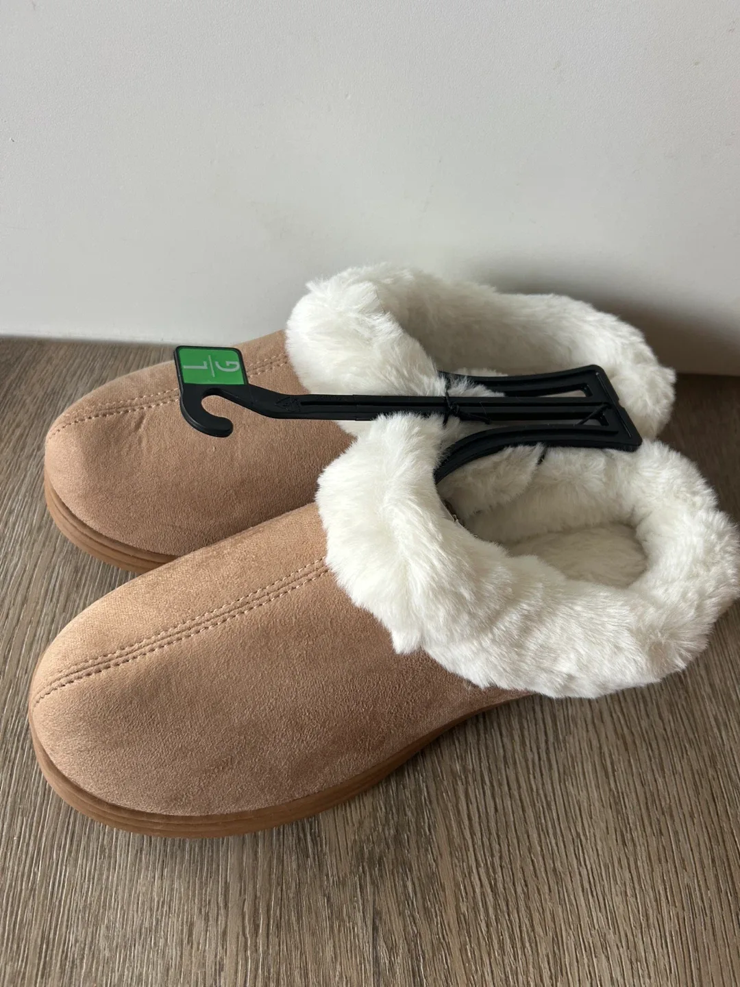 Time and Tru Women's Clogs slipper Sizes L 9/10 image indicator(2)