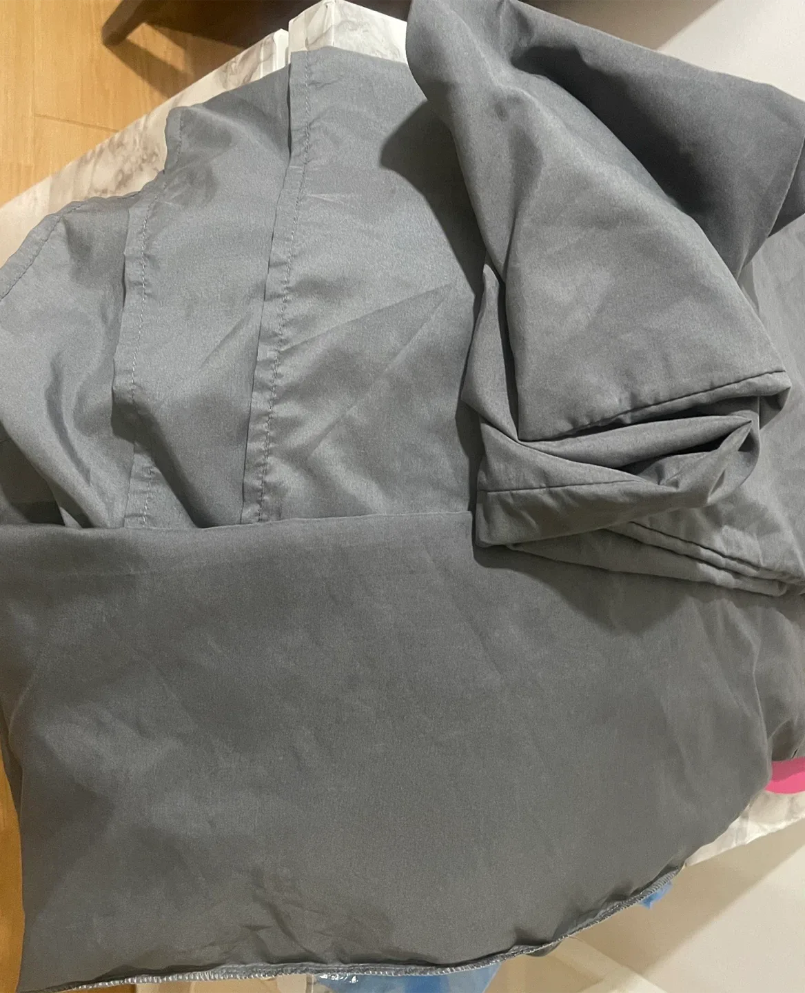 Grey bedsheet with 2 pillowcases image indicator(2)