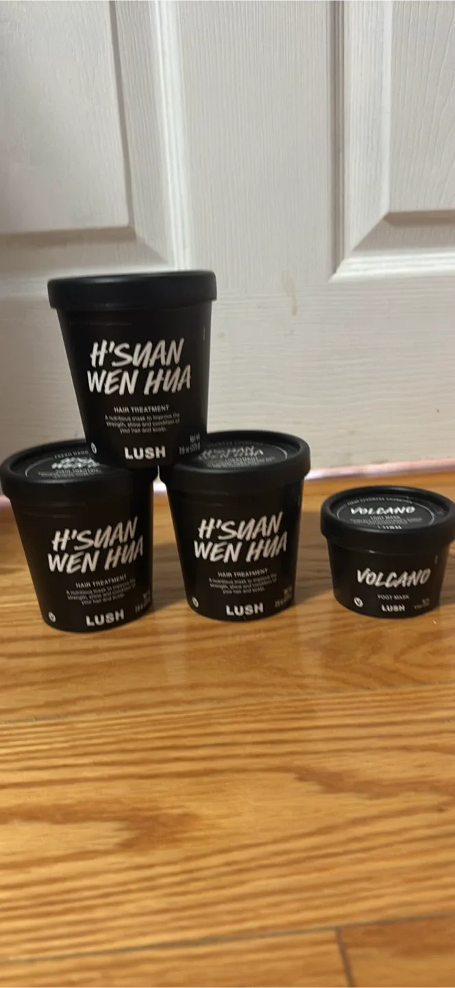 Lush H’suan wen Hun hair treatment 225g+ Volcano foot mask 125g