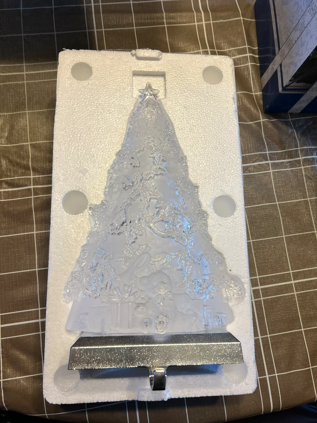 Northern Lights Holiday Ice Sculpture - Christmas Tree - photo 4
