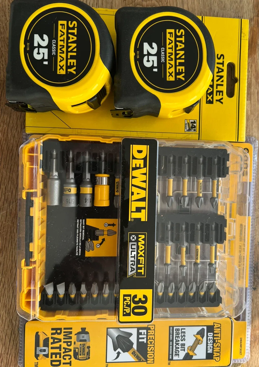 Stanley Fatmax 25' Tape Measure & DeWalt MAXFIT Ultra 30 pc Set
