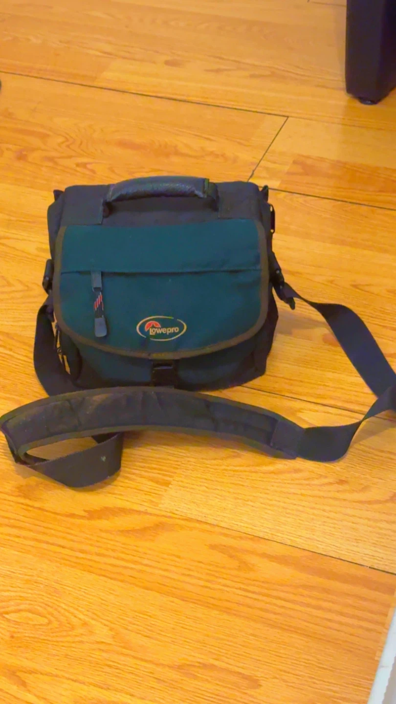 Lowepro Camera Bag - Green & Black
