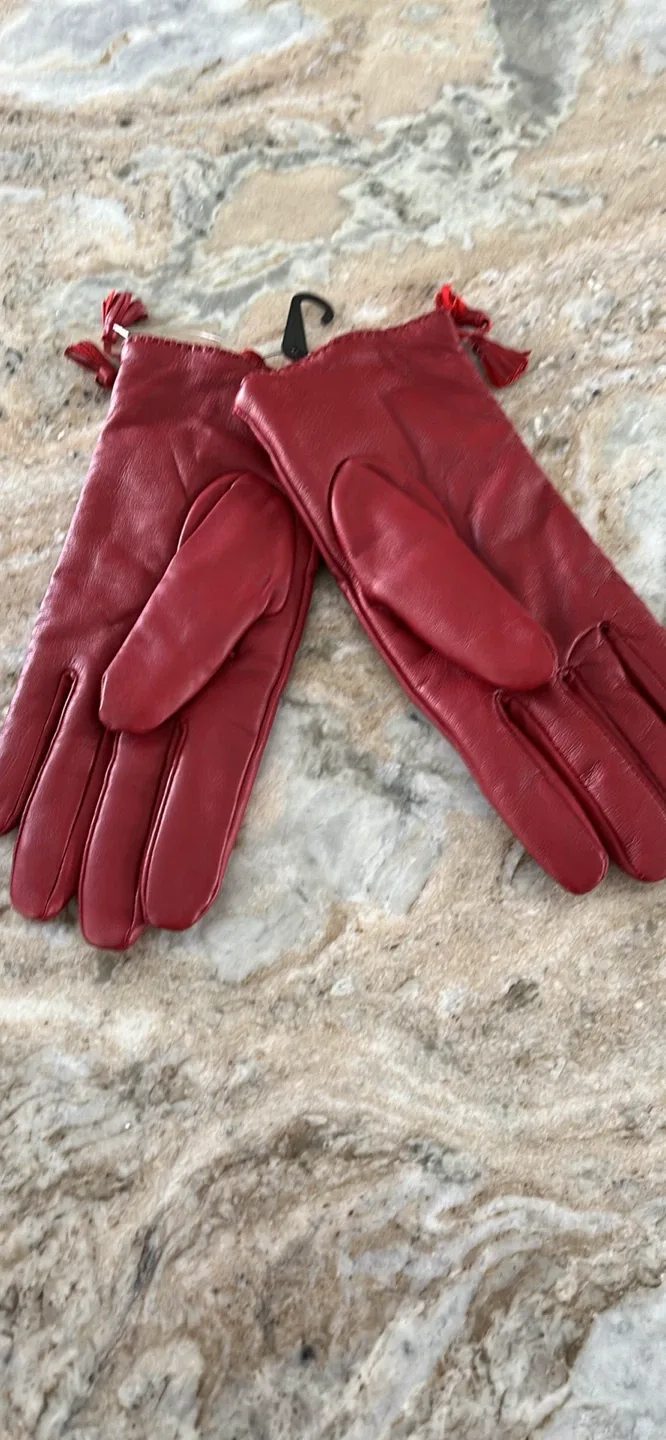 New Danier Red Leather Gloves - Size L/G image indicator(2)