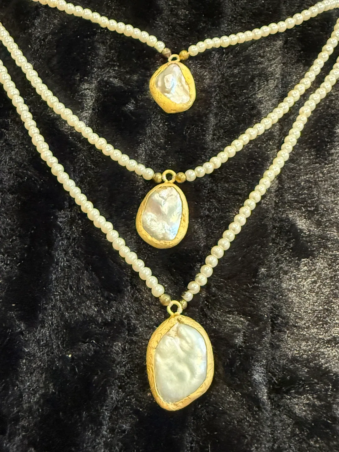 Pearl & Gold Layered Necklace image indicator(4)