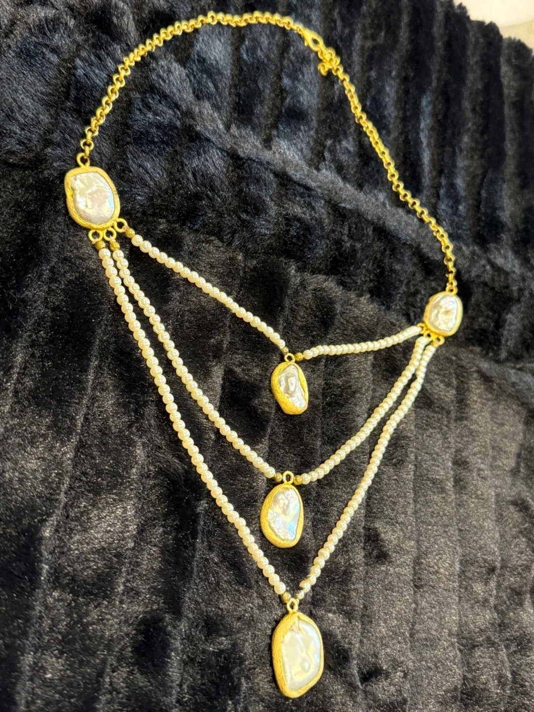 Pearl & Gold Layered Necklace image indicator(3)