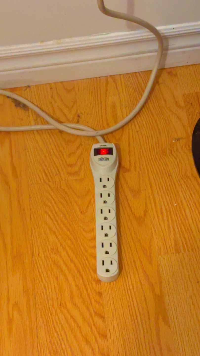 Tripp Lite 7 Outlet Power Strip