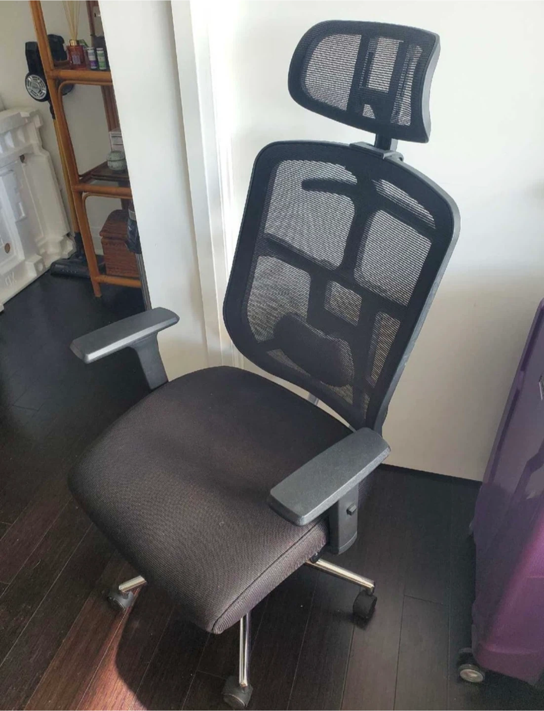 Ergonomic Mesh Office Chair - Black - photo 2