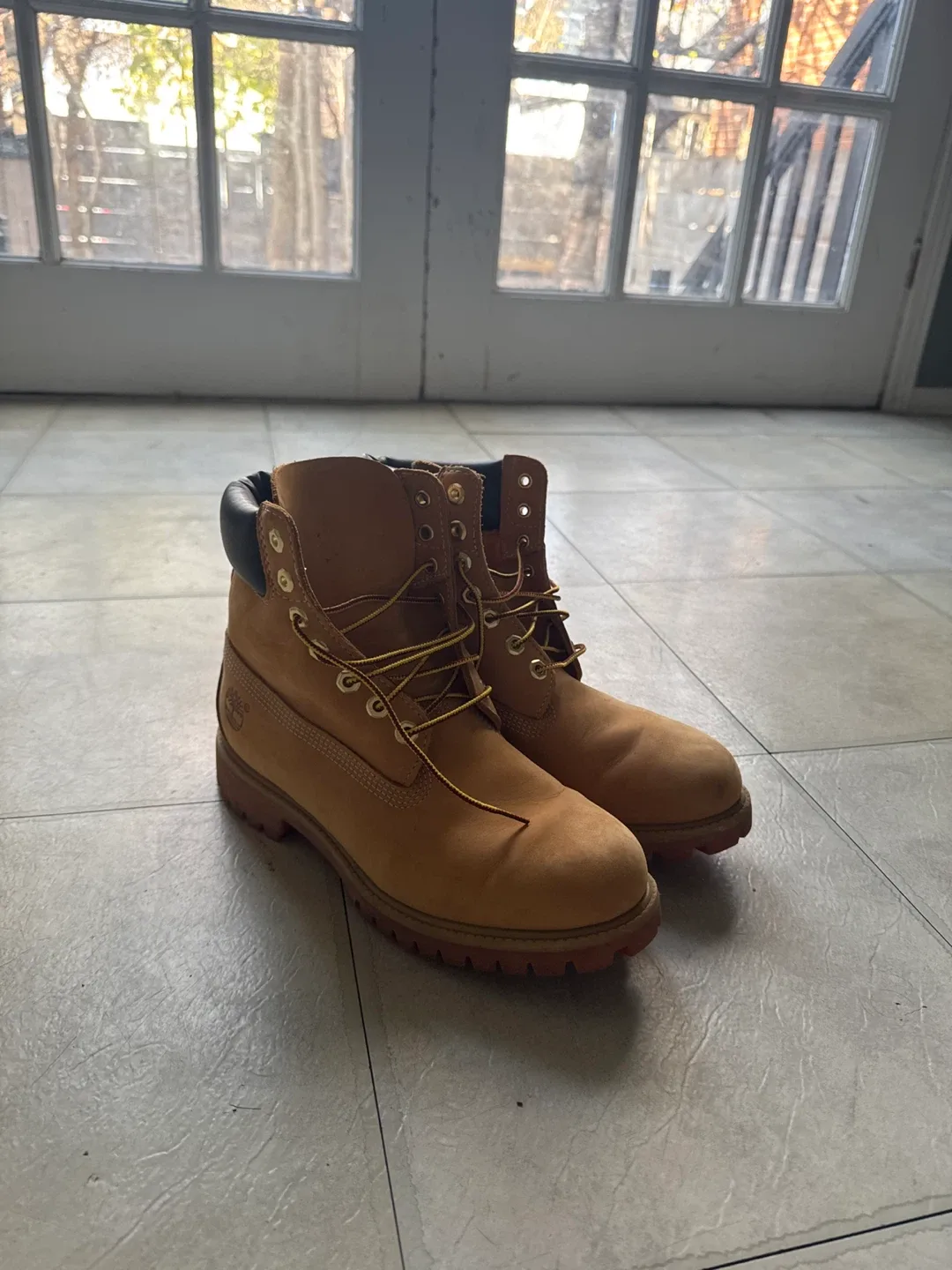 Timberland 6" Premium Wheat Nubuck Boots - Size 8W