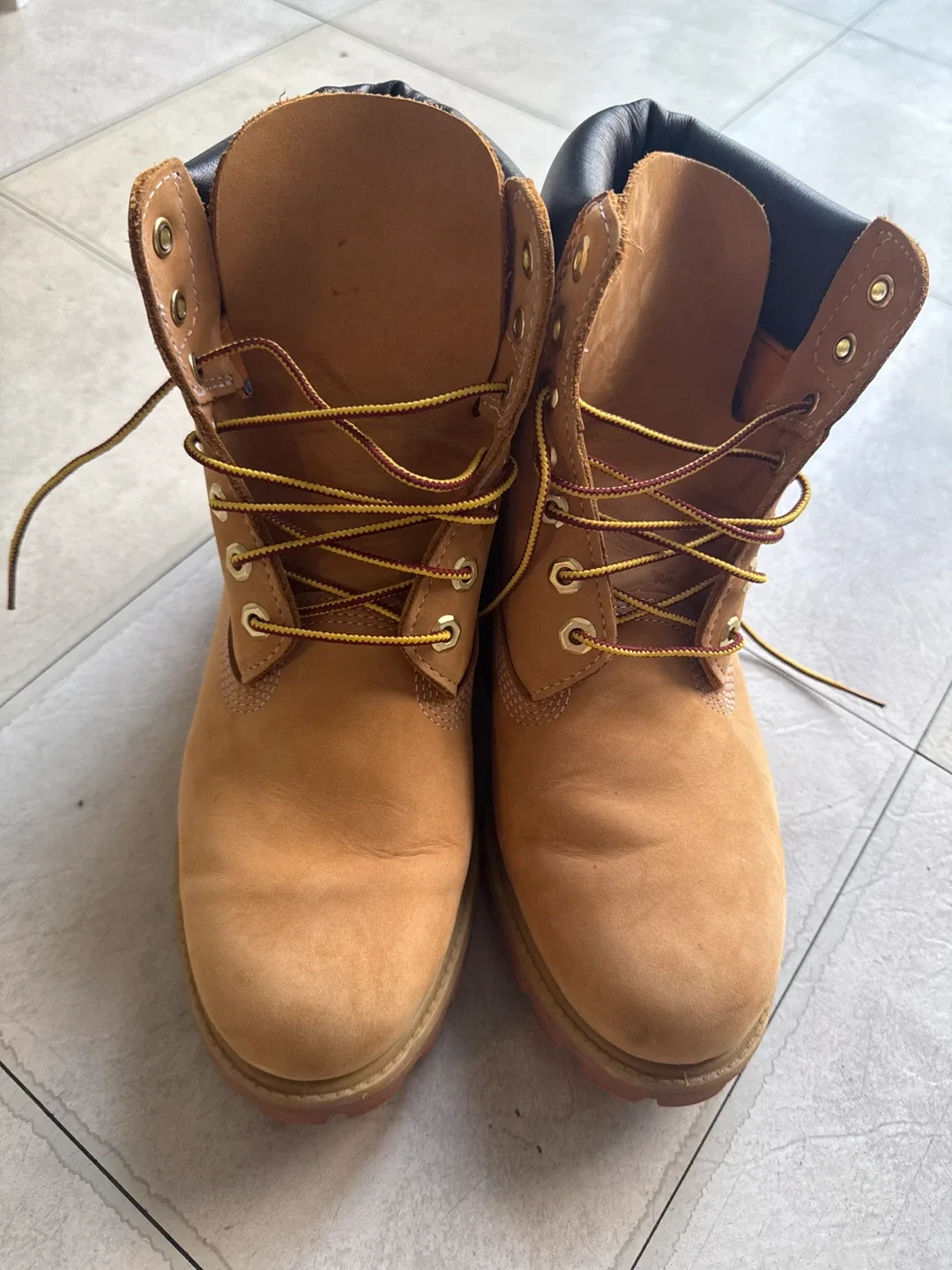 Timberland 6" Premium Wheat Nubuck Boots - Size 8W image indicator(2)