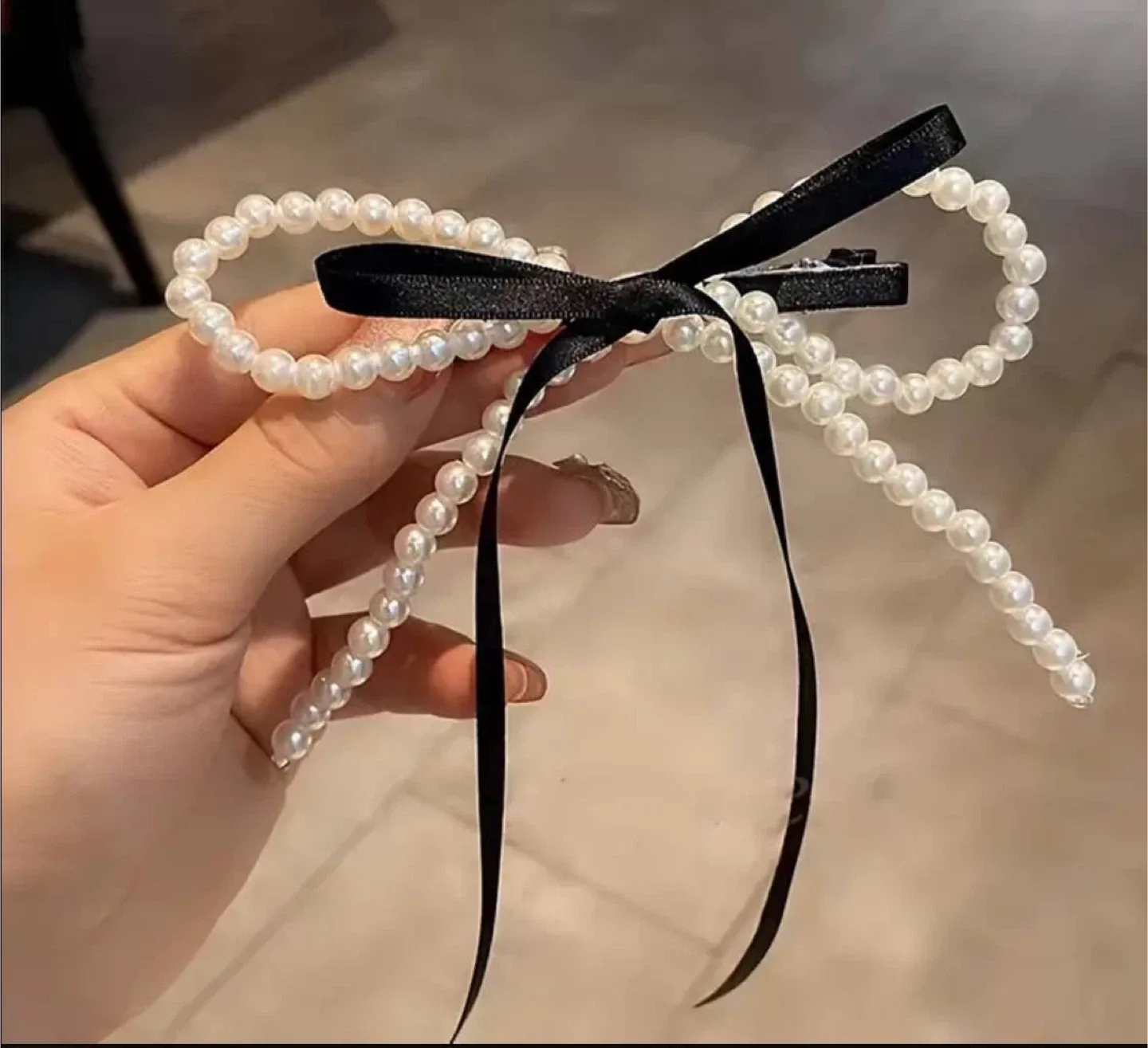 Pearl Bow Hair Clip image indicator(2)