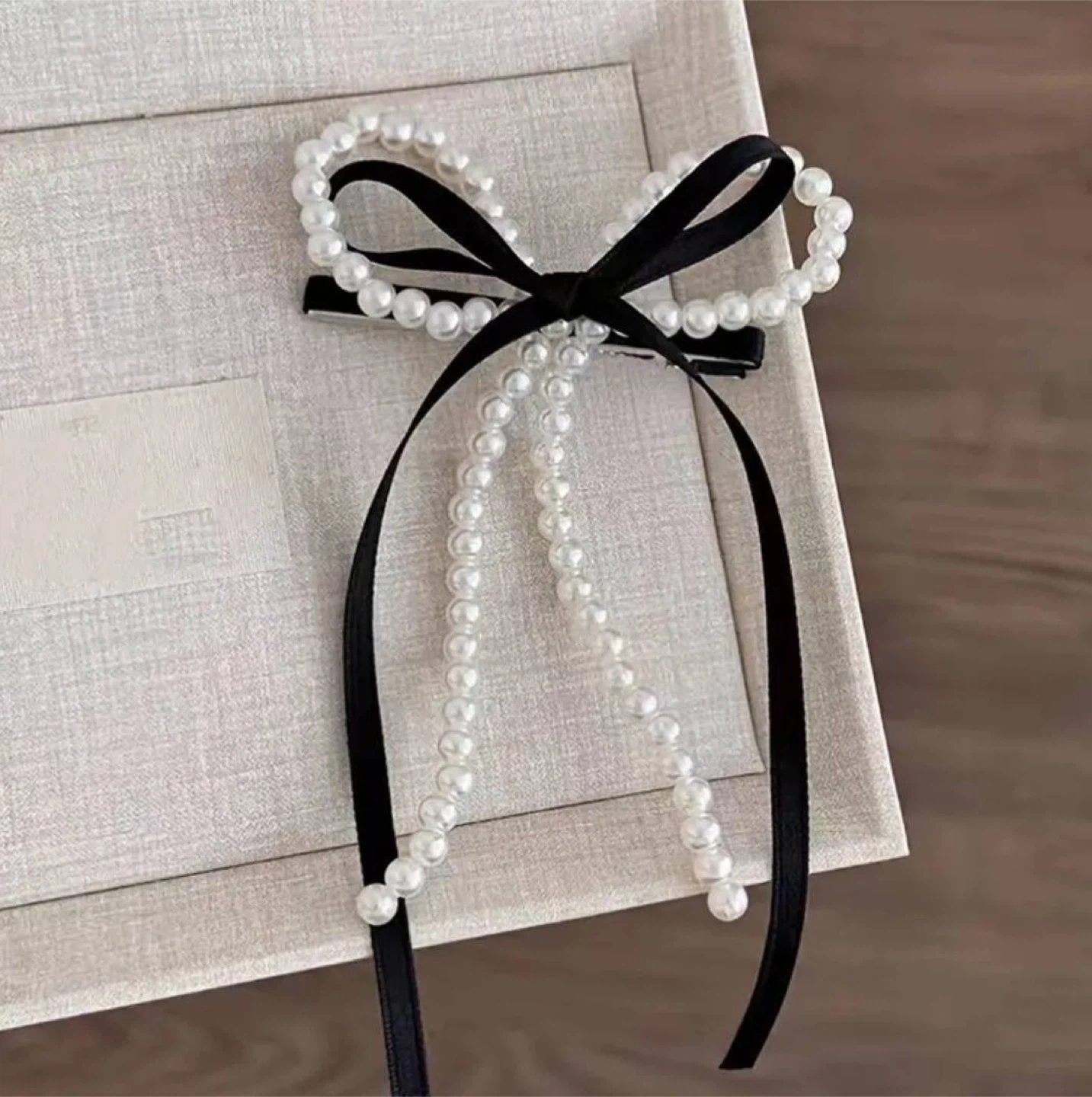 Pearl Bow Hair Clip